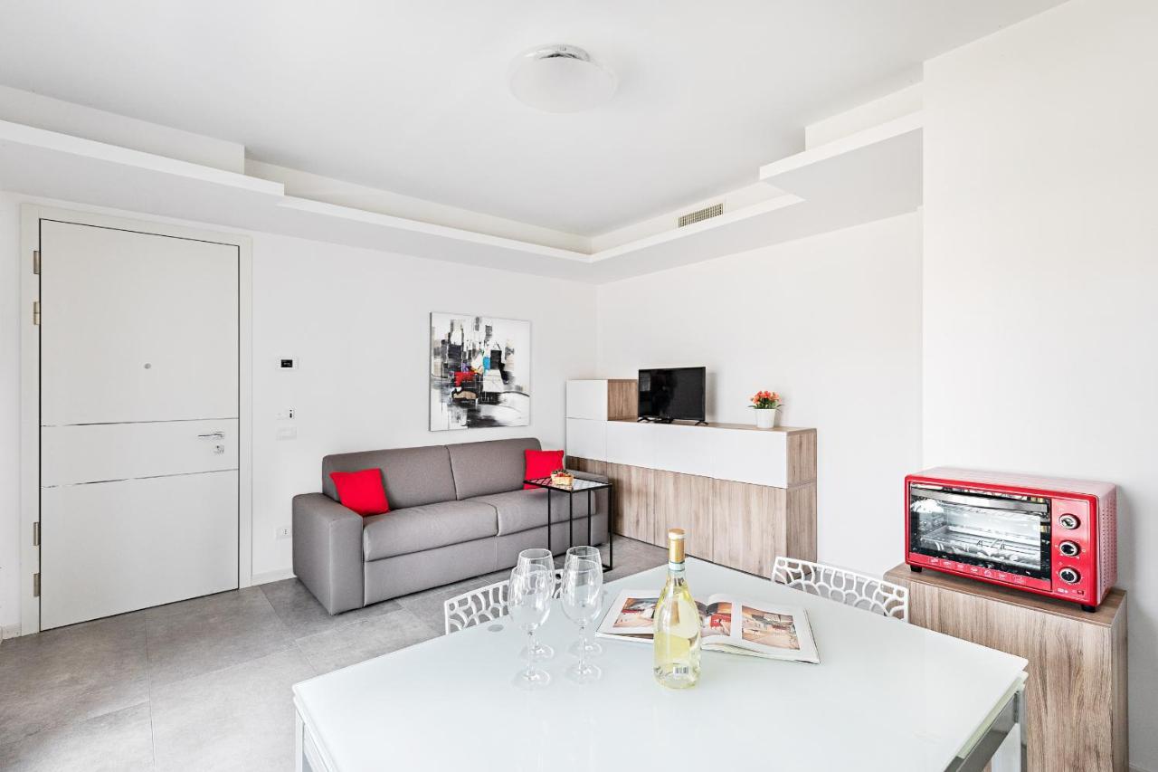 페스키에라델가르다 Una Terrazza Sul Lago A2 Con Piscina By Wonderful Italy 아파트 외부 사진